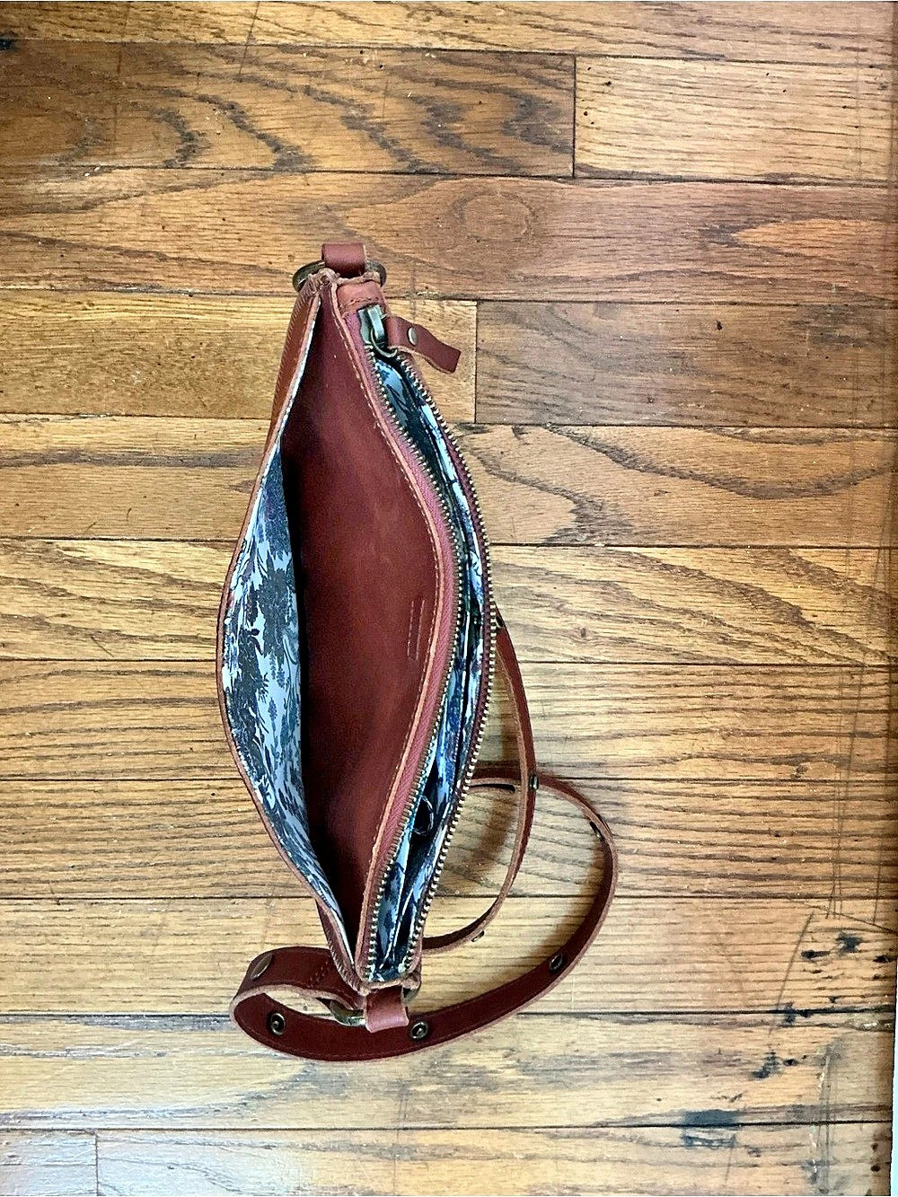 Lyons Leather Co. Bee Cognac Brown Leather Crossbody Bag - Picture 13 of 16